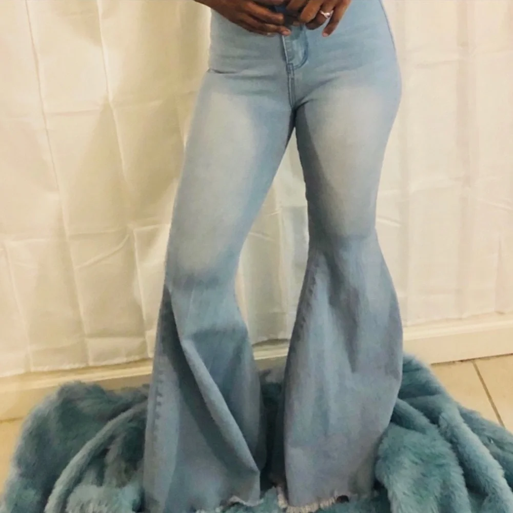 Bellbottoms distressed jeans - Picture 3 of 10